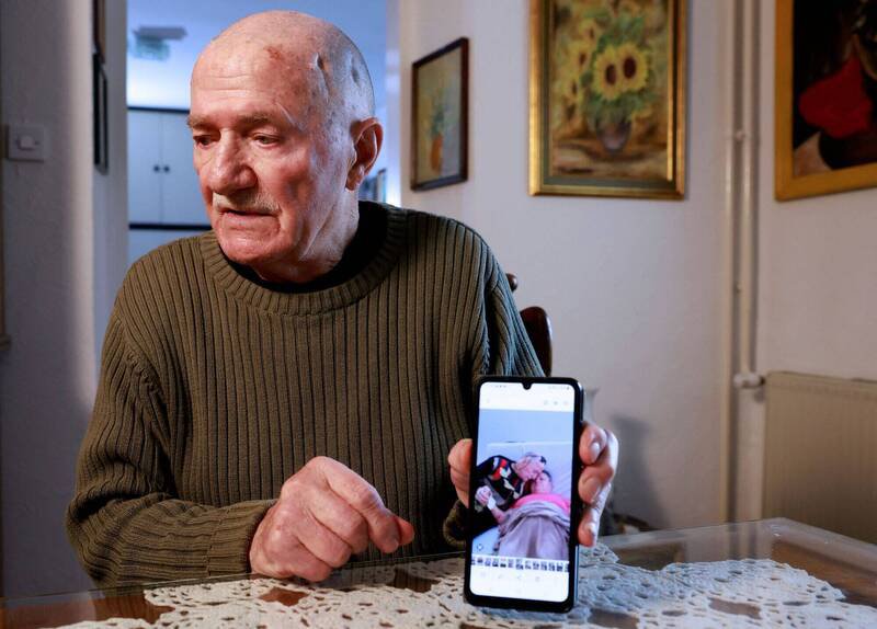 斯洛维尼亚公民扬泽科维奇曾带著糖尿病的妻子前往瑞士安乐死，他将在斯国的安乐死公投中投下同意票。（路透）