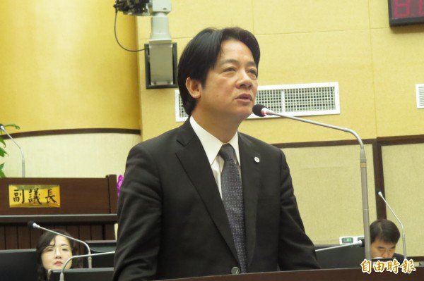 赖清德指少数政治人物引用错误的讯息做动员，扩大渲染，危言耸听。（记者蔡文居摄）