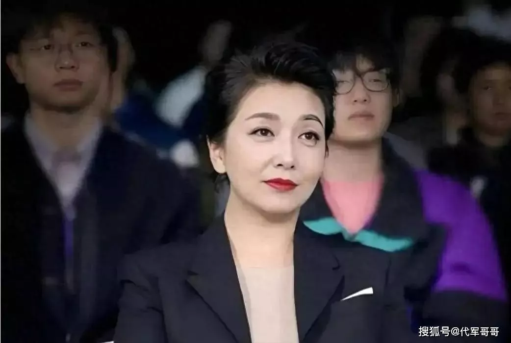 谁能想到！57岁江珊凭真实状态意外翻红