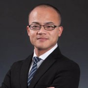 中国青壮年猝死潮！不烟不酒生活规律 43岁知名律师打羽球去世