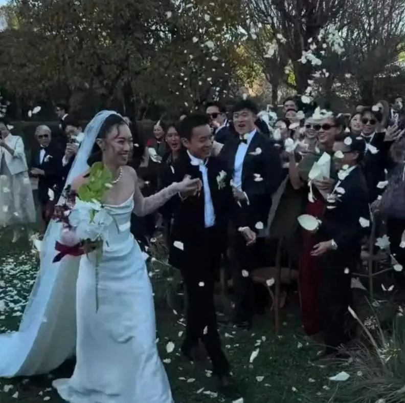 霍启山恋情曝光才2天，王晶又曝出霍家大瓜