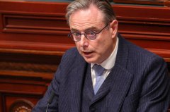 比利时工会呼吁进行3天罢工 首日瘫痪公共交通服务