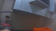 高雄查缉失联移工单日逮17人 印尼男躲冷冻库险丧命