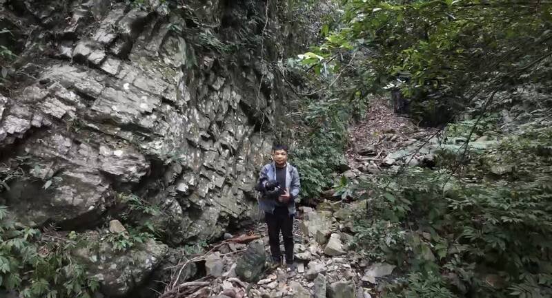 空拍机发现江男奇迹存活。（图由民众提供）