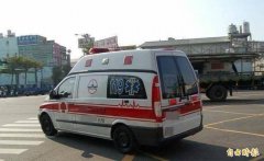 台中67岁男倒卧社区大楼花圃 9楼住家坠楼送医不治