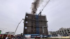 台南新营住宅大楼工地火警  1工人受困电梯获救