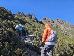 新北退休校长攀「玉山后四峰」失联 高雄警消火速搜寻