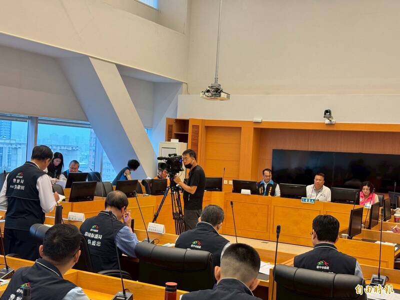 台中市议会警消环卫委员会审查警察局预算。（记者黄旭磊摄）