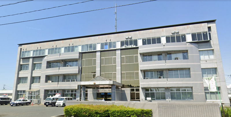 日本岩手县北上市15岁国中生，当街持刀砍人被捕。图为北上警察署。（图撷自Google街景）