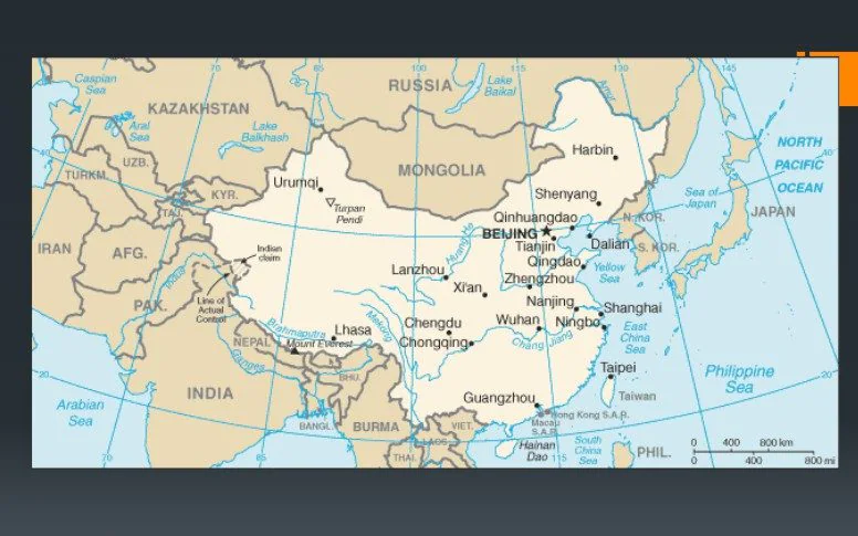 英媒揭露，由英国政府资助的「华语卓越计划」教材竟配合中共政治宣传。图为伦敦大学学院（UCL）提供的教学地图，将台湾（右下）与中国涂上相同颜色，暗示台湾是中国的一部分。（图：伦敦大学学院）