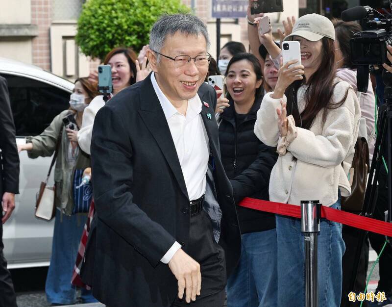 台北地院审理前台北市长柯文哲等人涉京华城容积、侵占政治献金等案，日前裁准法庭公开播放，但被告柯文哲、威京集团总裁沈庆京、会计师端木正3人不满要求法庭直播只做「半套」。（记者廖振辉摄）