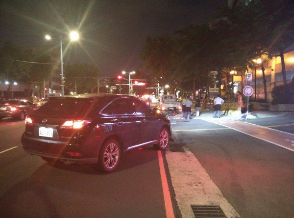 肇事休旅车。（记者游承霖翻摄）