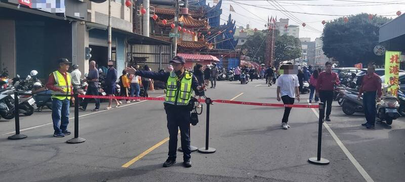 大社青云宫南巡进香五天盛典，警方严防违法燃放鞭炮烟火。（读者提供）