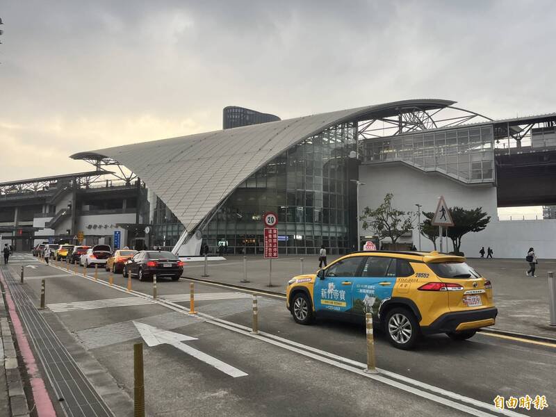 新竹县长杨文科今天在主管会报上，再次指示警察局加强公共场馆的安全维护措施，稳定治安。（记者廖雪茹摄）