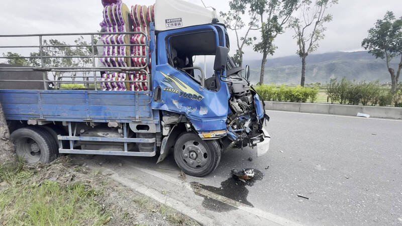 台9线273公里花莲玉里路段昨天（29日）发生一起死亡车祸，一辆货车与63岁温光亮牧师的小货车发生追撞事故。（民众提供）