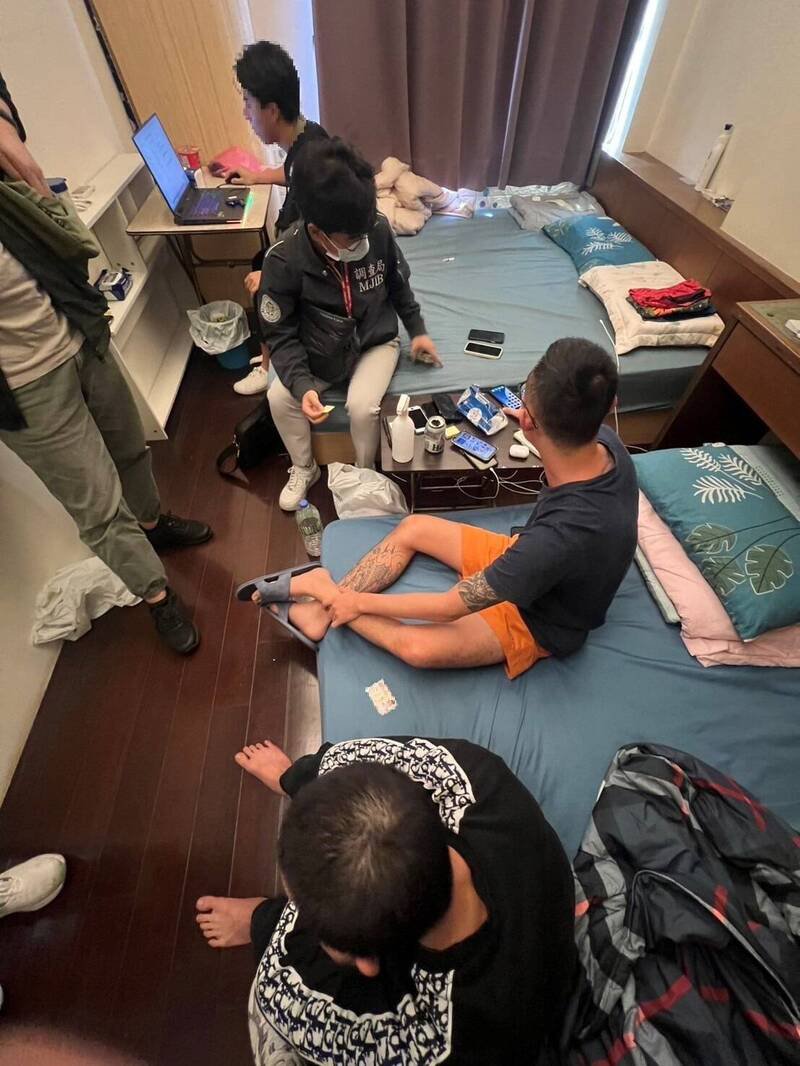 调查局破获机房画面。（调查局提供）