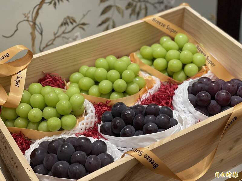 来自西班牙、据传能带来好运与爱情的「12颗葡萄」（las doce uvas de la suerte），近几年风靡多国年轻世代，成为国际热门跨年话题。示意图。（资料照）