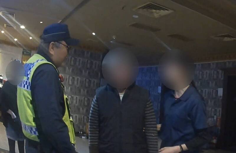 警方获报赶往，确认黄男住处后陪同返家。（民众提供）