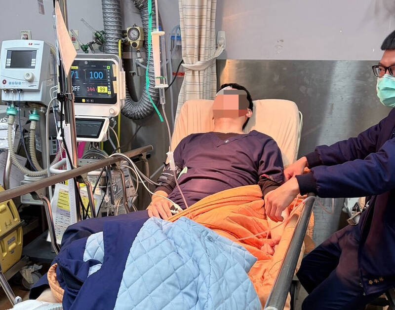 中港澄清医院男护理师头部被患者拳殴成伤，造成脑震荡、脸部擦挫伤。（记者蔡淑媛翻摄）