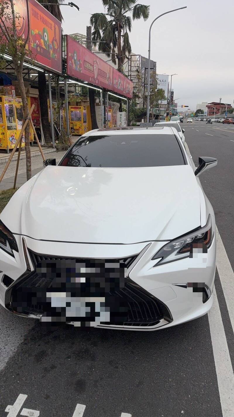 涉嫌肇事逃逸的黄男所开的车。（警方提供）