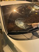 火气大？国道追撞持榔头要打人又砸车 伤警被上铐逮捕