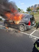 台中亲子公园旁「火烧车」烈焰浓烟狂窜！驾驶葬身火海成焦尸