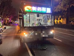 北市公车追撞前方2车  40岁女骑士伤重右小腿恐截肢