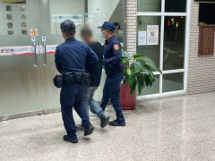 抓到了！台中黑轮店掉出「冲锋枪」 32岁男落网称防身用