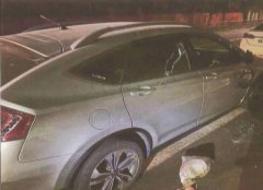 台中姐弟恋夫妻吵架失控 妻负气离家、夫抓狂砸自家车泄愤