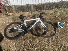 贵森森！139线30万元自行车惨摔 骑士锁骨断裂送医