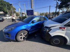 彰化救护车与保时捷Macan路口碰撞   病患幸未受伤