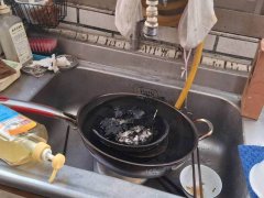 忘记煮汤竟回房睡觉！ 锅烧干冒浓烟险酿灾