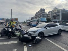 高雄6部汽机车连环撞 至少6伤交通大打结