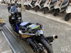 机车绑系「乖乖」凌晨试车扰邻 警到场查出无牌拼装当场查扣