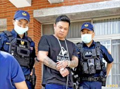 「76行者」陈修将虐死女友弃保潜逃 持枪再判6年6月拚自首减刑