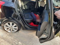 轿车失控猛撞电杆！彰化一家4口受伤 年轻女儿倒卧后座画面惊悚