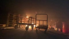 惊险！南方澳跨港大桥渔船加油站杂物间起火 3消防分队急扑灭