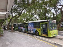 疑煞车失灵！北市敦化北路4部公车追撞  3乘客轻伤送医