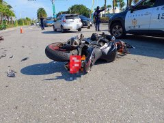 花莲红牌重机撞上左转车 骑士送医伤重不治