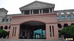 台东县府雇员传收费代办业务 「球员兼裁判」6万交保