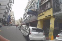 酒醒冲派出所大喊车不见 5分钟结局反转超尴尬