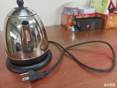 不满前夫要求搬家 女趁他熟睡泼热水害重伤二审改判5年8月