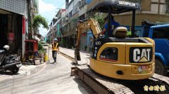 乌日路刚铺好又挖 民怨浪费钱