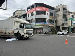 疑内轮差酿祸!屏东大货车与微型电动二轮车碰撞  女骑士被辗毙