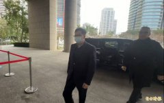 郑文灿涉收贿案勘验侦讯影音档 检辩聚焦80万贿款差额