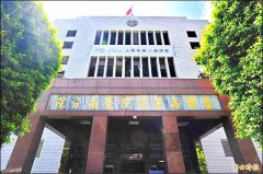 冲麦当劳收赃款辩「尿急」 法官：12分钟急2次？