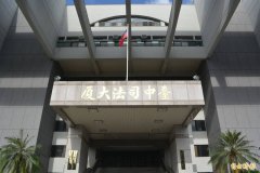 恐吓对卢秀燕开枪 台中学霸女侦查佐起诉续押