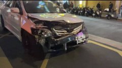 台北车站前轿车暴冲！ 撞翻逾10机车1骑士受伤