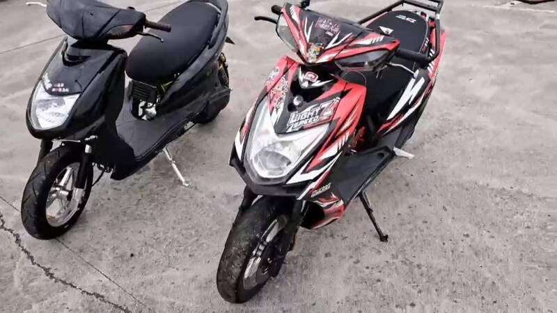 警方扣回改装机车。（记者徐圣伦翻摄）