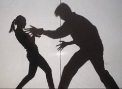 威胁国中妹「卖屁股」还债 色男性交未遂一审重判、二审逆转改判